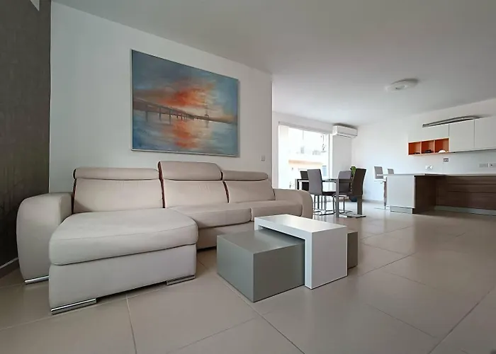 Apartamento Cosy 2bed In Manikata By Homely *