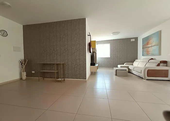 Cosy 2bed In Manikata By Homely