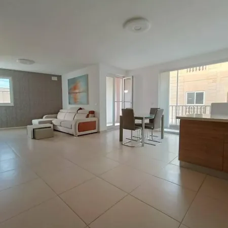 Cosy 2bed In Manikata By Homely * Mellieħa