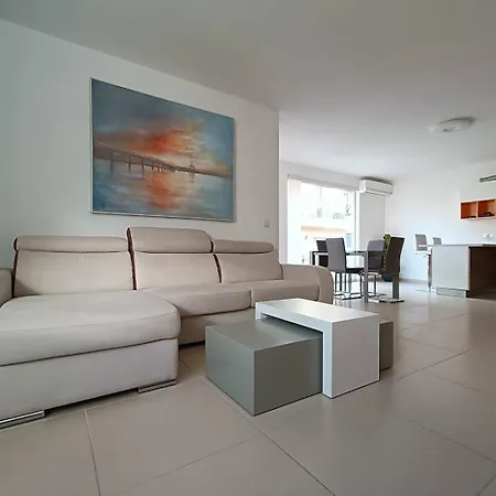 Διαμέρισμα Cosy 2bed In Manikata By Homely *