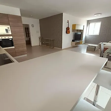 Cosy 2bed In Manikata By Homely * Mellieħa